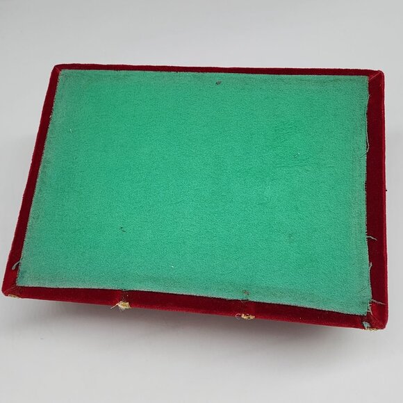 Vintage Musical Cameo Jewelry Box Red & Gold Velvet Inner Tray 9"x6"x4" - Picture 9 of 10